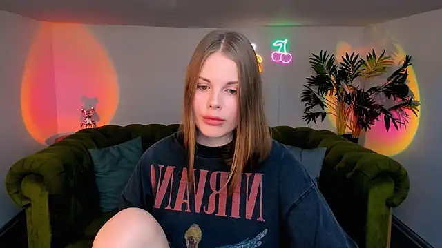 Snapshot of holy_kitty chatting on 19, 9, 2025 holy kitty online show from 19, 9, 2025