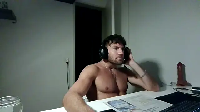 Snapshot of alpha-hunk chatting on 18, 4, 2026 alpha-hunk online show from 18, 4, 2026