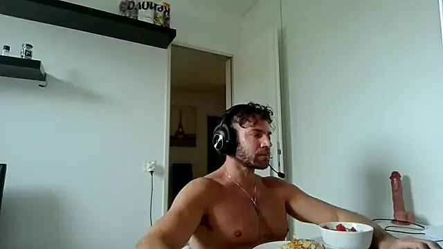 Snapshot of alpha-hunk chatting on 20, 4, 2026 alpha-hunk online show from 20, 4, 2026