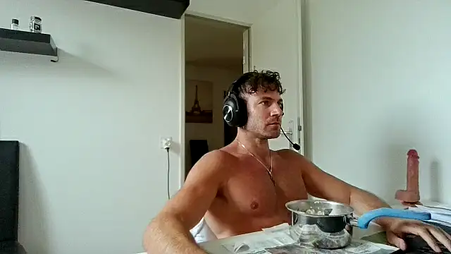 Snapshot of alpha-hunk chatting on 28, 4, 2026 alpha-hunk online show from 28, 4, 2026