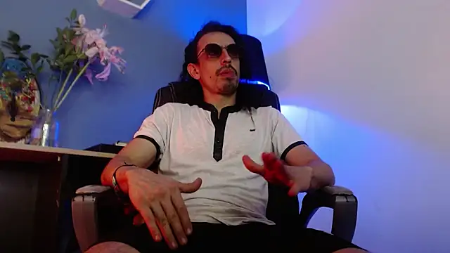 Sr Magnus  online show from 19, 3, 2025