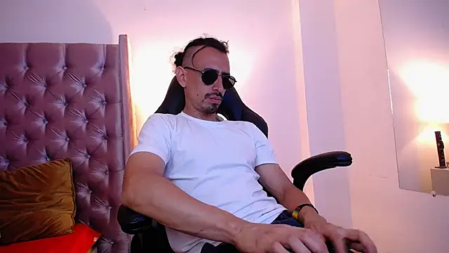 Sr Magnus  online show from 6, 10, 2025