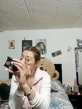 Kyna euphoria online show from 15, 2, 2025