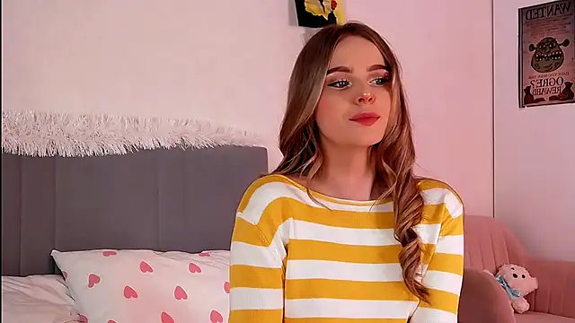 Snapshot of SIlviaBeyt chatting on 6, 10, 2025 SIlviaBeyt online show from 6, 10, 2025