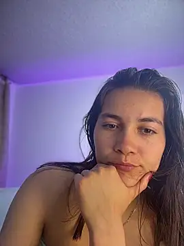 Snapshot of aurora_divine chatting on 29, 5, 2026 aurora divine online show from 29, 5, 2026