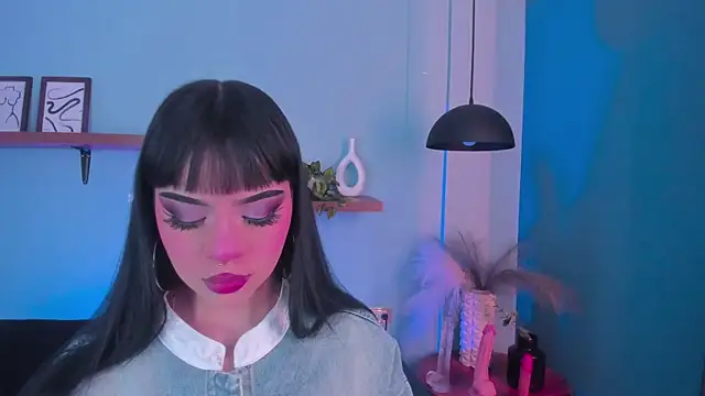 Snapshot of maddy_walker chatting on 13, 11, 2025 maddy walker online show from 13, 11, 2025