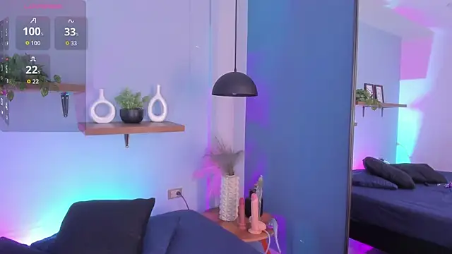 Snapshot of maddy_walker chatting on 17, 12, 2025 maddy walker online show from 17, 12, 2025