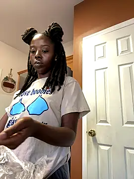 Snapshot of choclatepeaach chatting on 1, 11, 2025 choclatepeaach online show from 1, 11, 2025