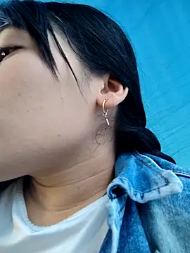 Snapshot of Caro_kitty- chatting on 21, 11, 2025 Caro kitty- online show from 21, 11, 2025