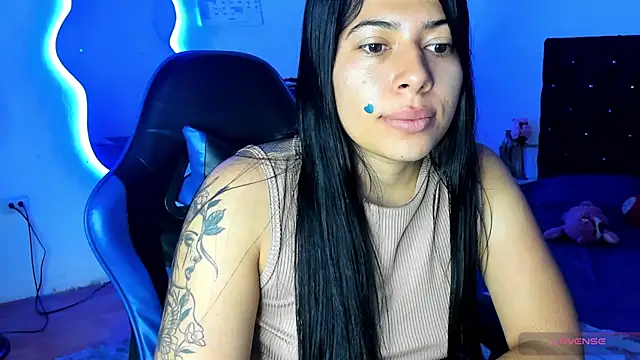 Snapshot of Caro_kitty- chatting on 17, 12, 2025 Caro kitty- online show from 17, 12, 2025