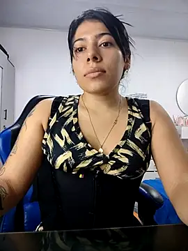 Snapshot of Caro_kitty- chatting on 19, 12, 2025 Caro kitty- online show from 19, 12, 2025