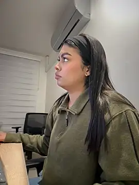 jennifer oliveira online show from 5, 12, 2025