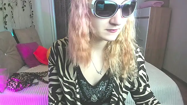 Miss Elsa  online show from 7, 2, 2025