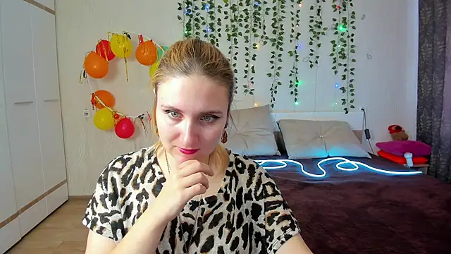 Miss Elsa  online show from 17, 3, 2025