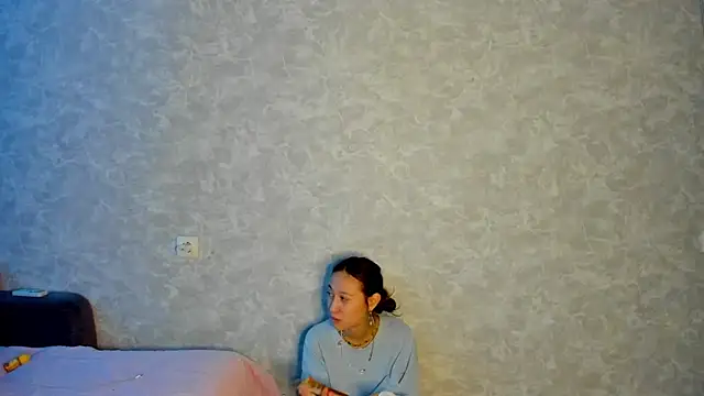 Snapshot of EllaSky_xoxo chatting on 11, 10, 2025 EllaSky xoxo online show from 11, 10, 2025