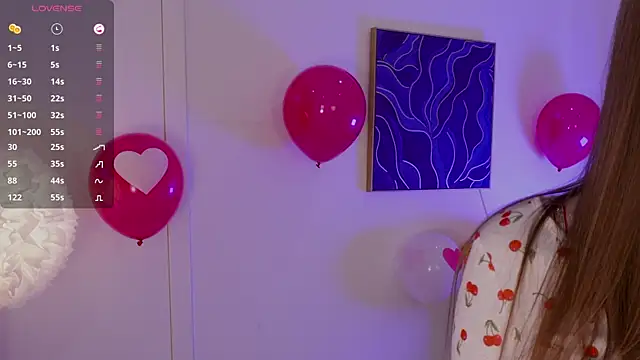 Lilly Colins online show from 14, 2, 2025