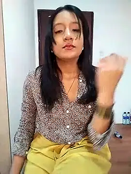 Snapshot of cami_victoria chatting on 29, 9, 2025 cami victoria online show from 29, 9, 2025