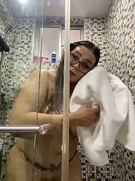 AntonellaAlondra4 online show from 22, 1, 2025