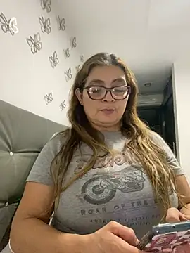 AntonellaAlondra4 online show from 2, 3, 2025