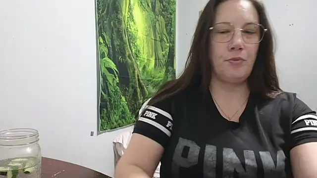 ThickGirlsDoItBetter online show from 22, 1, 2025