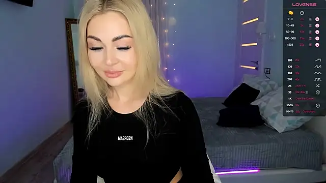 AdeleRoberts online show from 10, 2, 2025