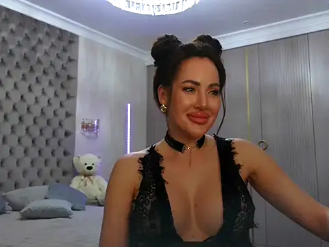 TianaPosh online show from 4, 2, 2025