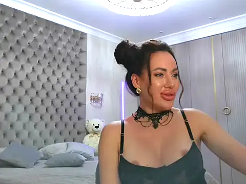 TianaPosh online show from 15, 3, 2025