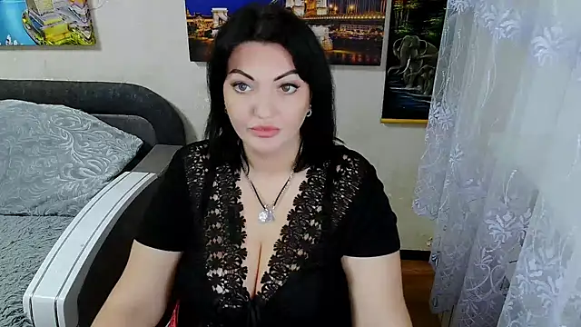 Lady Boom Wild  online show from 15, 10, 2025