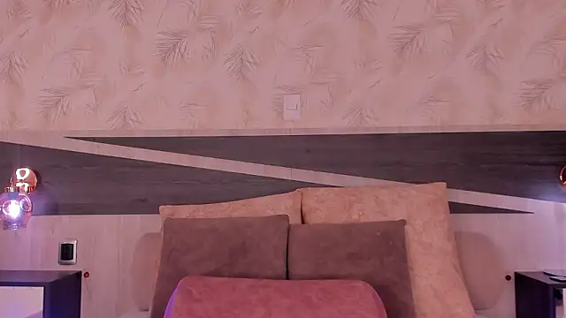 nicolle pierce online show from 27, 2, 2026