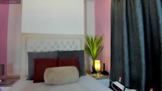 Snapshot of nicolle_pierce chatting on 12, 5, 2026 nicolle pierce online show from 12, 5, 2026