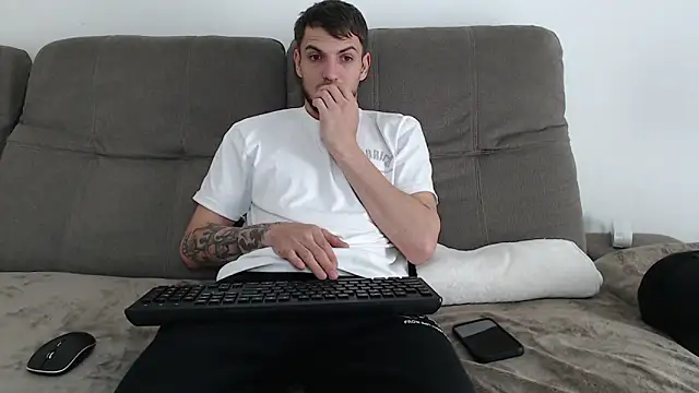 Snapshot of Your_perfect_boy chatting on 28, 4, 2026 Your perfect boy online show from 28, 4, 2026