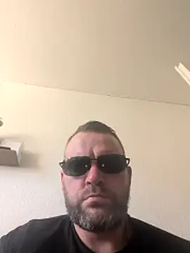 Snapshot of Deeptharot--001 chatting on 28, 4, 2026 Deeptharot--001 online show from 28, 4, 2026