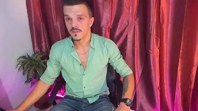 Snapshot of DonyBrown chatting on 8, 10, 2025 DonyBrown online show from 8, 10, 2025