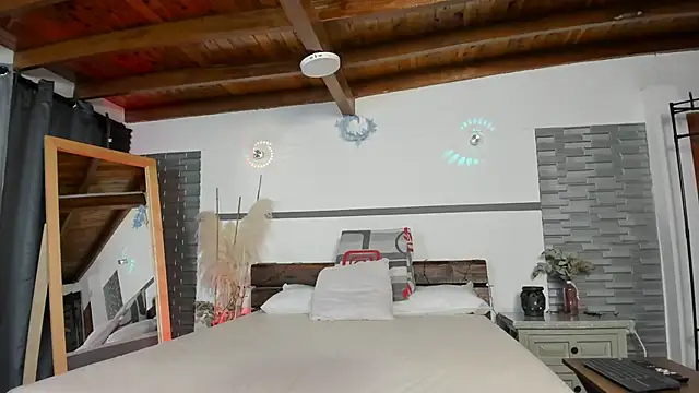 Kimberly lozano online show from 30, 1, 2025