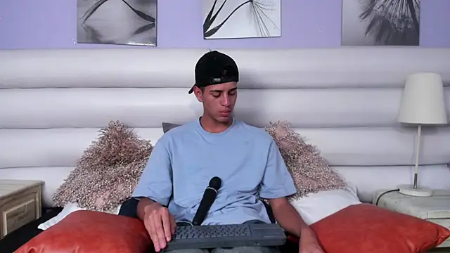 Snapshot of Tyler_Rodriguez chatting on 3, 3, 2025 Tyler Rodriguez online show from 3, 3, 2025
