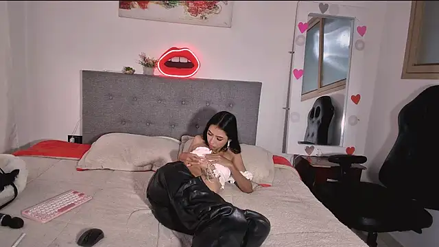 Snapshot of Amberx_Sweet chatting on 2, 12, 2025 Amberx Sweet online show from 2, 12, 2025