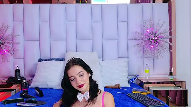 Snapshot of LiliFox18 chatting on 22, 12, 2024 LiliFox18 online show from 22, 12, 2024