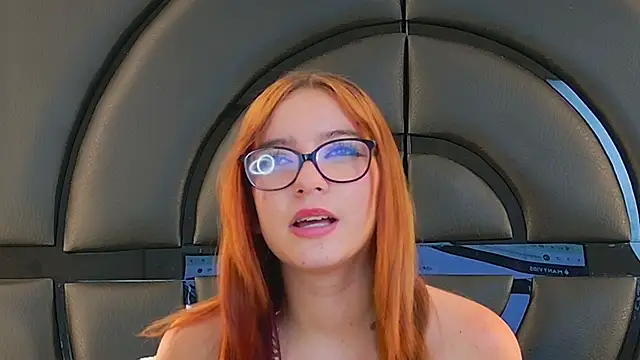 Snapshot of LiliFox18 chatting on 11, 3, 2025 LiliFox18 online show from 11, 3, 2025