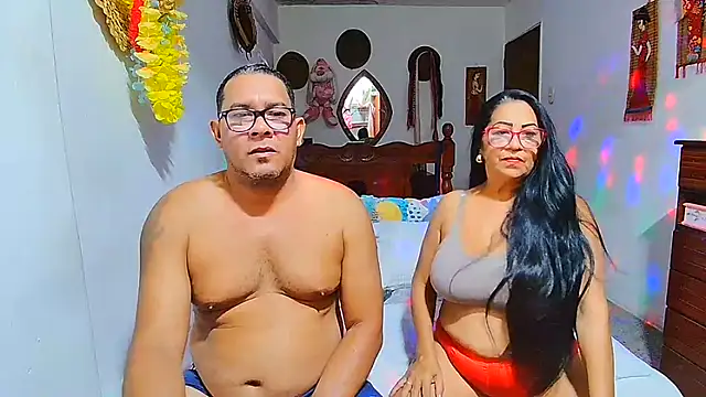 Snapshot of rosi_pamela chatting on 10, 6, 2026 rosi pamela online show from 10, 6, 2026