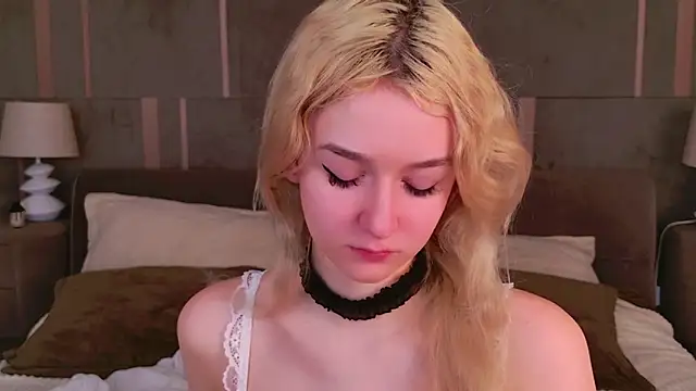 NaomiLoys online show from 7, 3, 2025