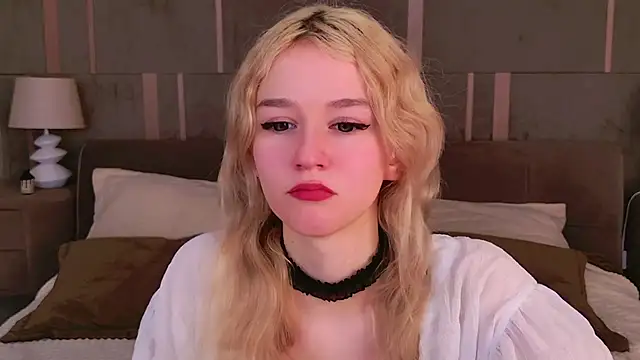 Snapshot of NaomiLoys chatting on 8, 3, 2025 NaomiLoys online show from 8, 3, 2025