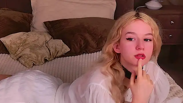 Snapshot of NaomiLoys chatting on 9, 3, 2025 NaomiLoys online show from 9, 3, 2025