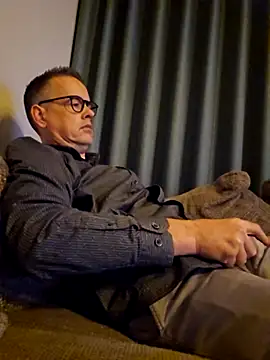 Snapshot of Hectorthyssen1 chatting on 4, 10, 2025 Hectorthyssen1 online show from 4, 10, 2025