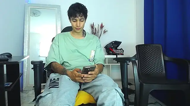 Zacktk7 online show from 3, 2, 2025