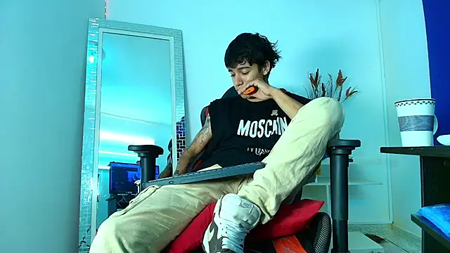 Zacktk7 online show from 10, 2, 2025