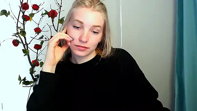 Snapshot of Queen_ofLove chatting on 28, 4, 2026 Queen ofLove online show from 28, 4, 2026