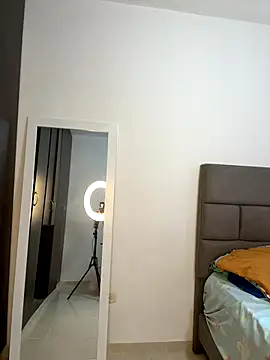 sophiee evanss  online show from 19, 11, 2025