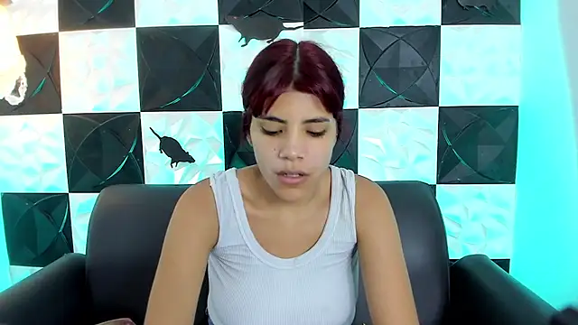 Snapshot of AfroditaMoore chatting on 28, 10, 2025 AfroditaMoore online show from 28, 10, 2025