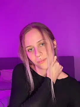 lunawolf21 online show from 9, 12, 2024