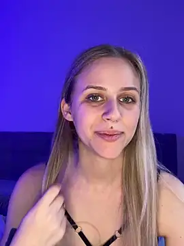 lunawolf21 online show from 14, 2, 2025